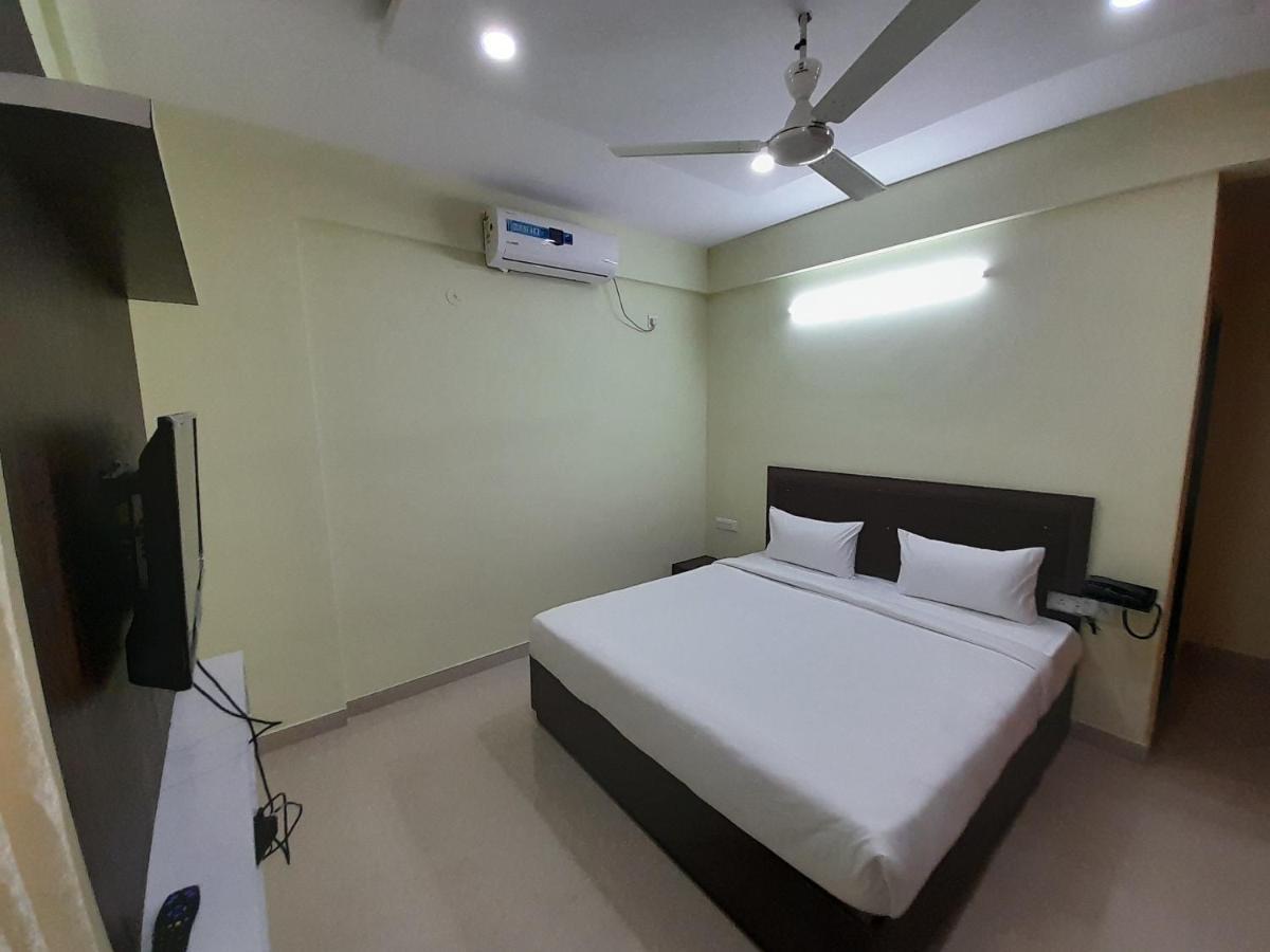 Redkey Inn Airport Bangalore Buitenkant foto